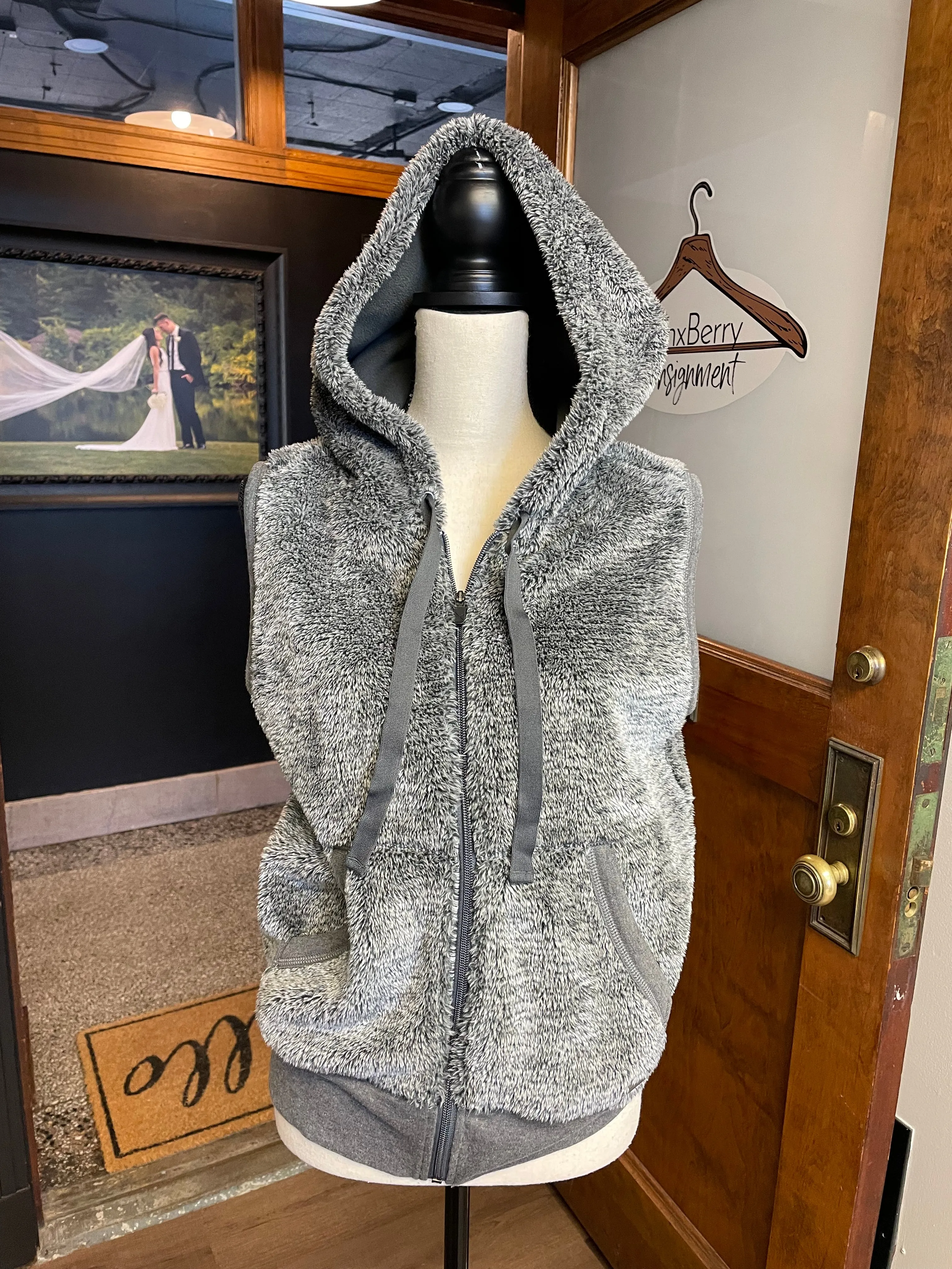 Eddie Bauer Fuzzy Hooded Vest (M)