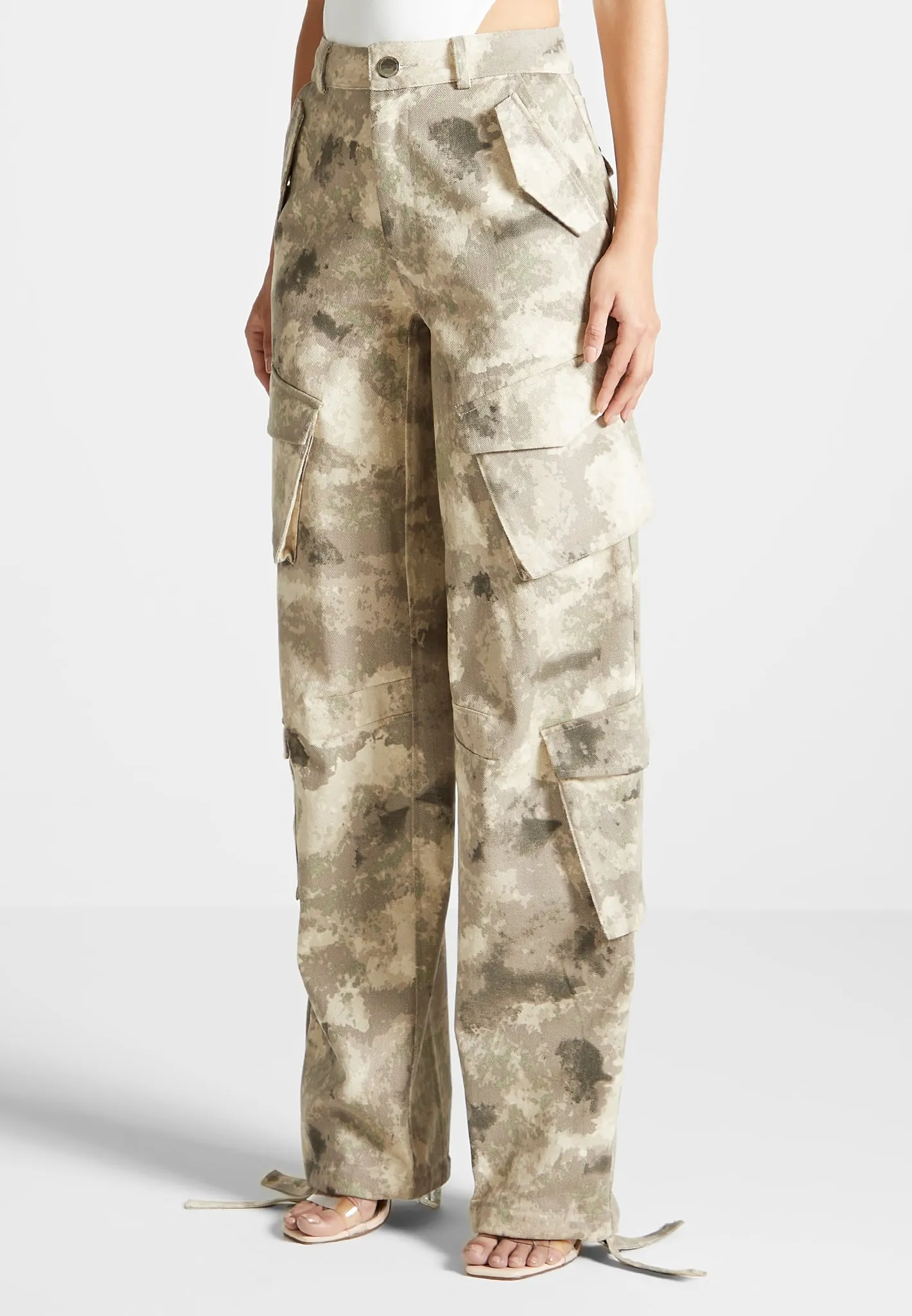 High Waisted Camo Cargo Pants - Beige