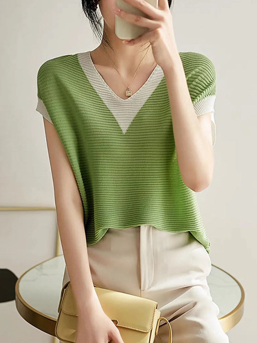 Madison Loose V-Neck Contrast Color Knitted Vest