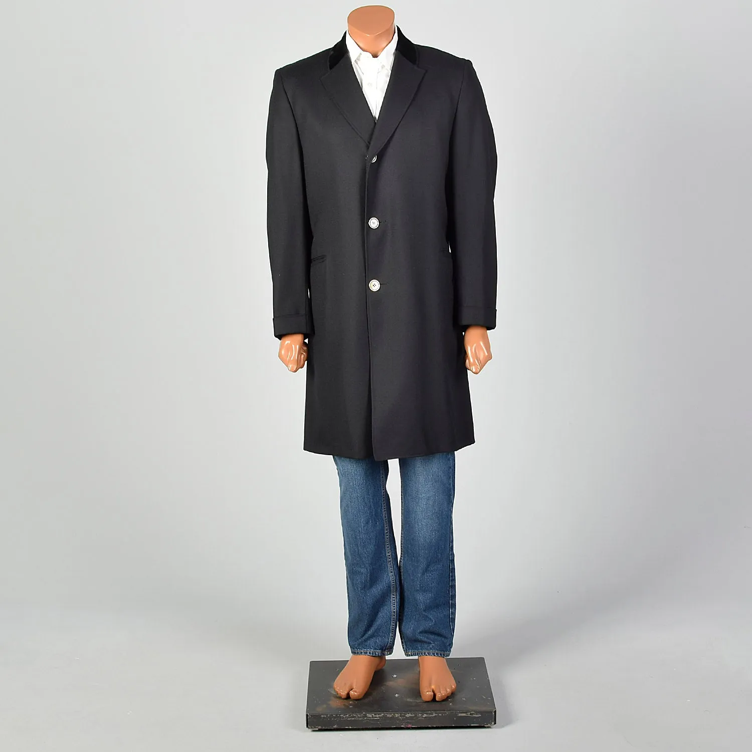 Medium-Large 1950s Black Top Coat